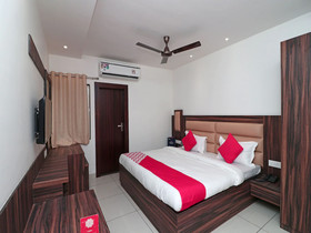 Woods Inn By OYO Rooms