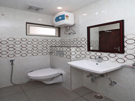 Woods Inn By OYO Rooms