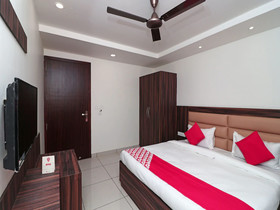 Woods Inn By OYO Rooms
