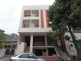 Woods Inn By OYO Rooms