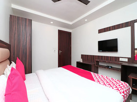 Woods Inn By OYO Rooms