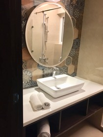 Hotel Le ROI Lake View koti