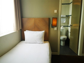5 Elements Hotel