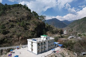 Hotel Hill River View Resort
