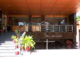 9 Star Hotel