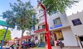 Fabhotel Bhawana