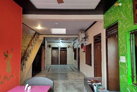 Goroomgo Rashmi Agra