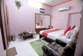 Goroomgo Rashmi Agra