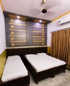 Goroomgo Taj View Agra