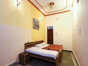 Harshit Paying Guest House