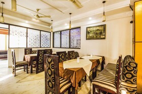 Hotel Alpine by FabHotels