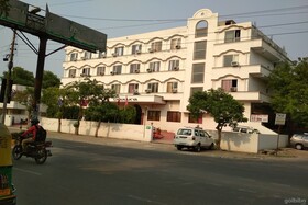 Hotel Chanakya / Chanakaya