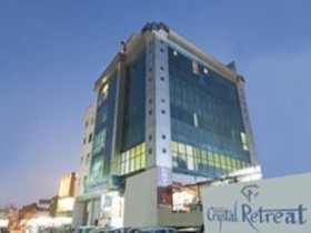 Hotel Crystal Retreat