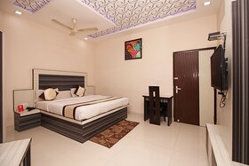 Hotel Gayatri Residency by OYO