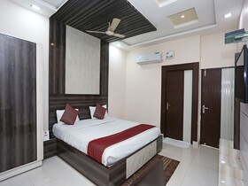 Hotel Gayatri Residency by OYO