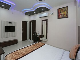 Hotel Gayatri Residency by OYO