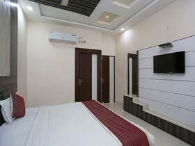 Hotel Gayatri Residency by OYO