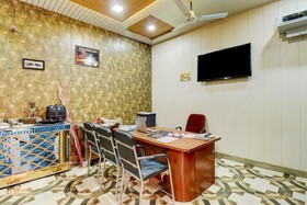 Hotel Raj Paradise by OYO Rooms