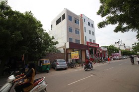 Hotel Ravi Palace
