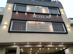 Hotel R P