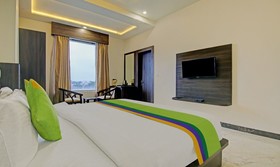 Hotel Taj Venture By Park Tree