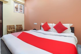 Prateeksha Homestay Dayalbagh by OYO Rooms