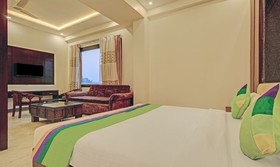 SG Grand by Treebo Hotels