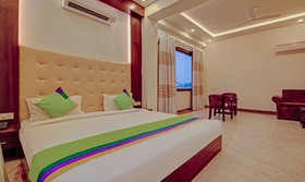 SG Grand by Treebo Hotels