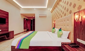 SG Grand by Treebo Hotels