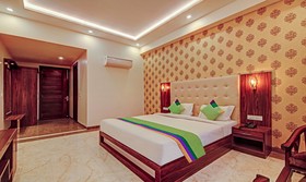 SG Grand by Treebo Hotels