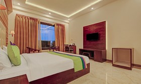 SG Grand by Treebo Hotels