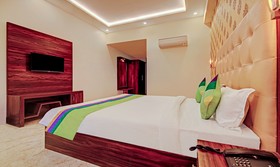 SG Grand by Treebo Hotels