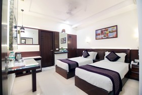 Taj Inn Hotel