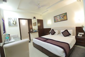 Taj Inn Hotel