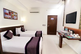 Taj Inn Hotel