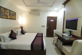 Taj Inn Hotel