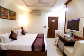 Taj Inn Hotel