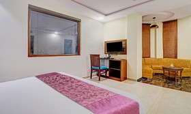 Treebo Tryst Glassy Junction