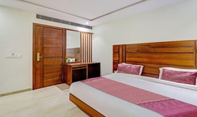 Treebo Tryst Glassy Junction