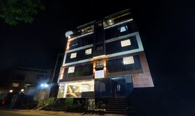 Treebo Tryst Glassy Junction