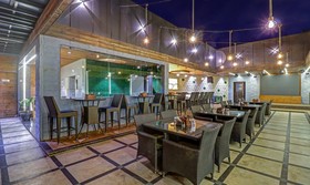 Treebo Tryst Glassy Junction