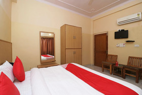 Akbar Guest House By OYO Rooms