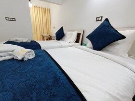 Hotel Aman Residency