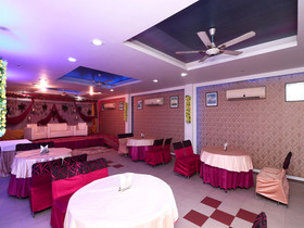 Hotel East Lite by OYO
