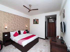Hotel East Lite by OYO