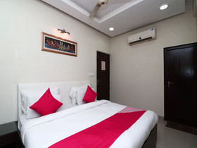 Hotel East Lite by OYO