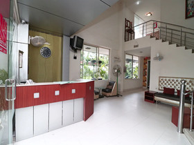 Hotel East Lite by OYO