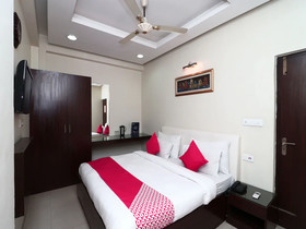 Hotel East Lite by OYO