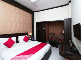 Hotel East Lite by OYO