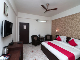 Hotel East Lite by OYO
